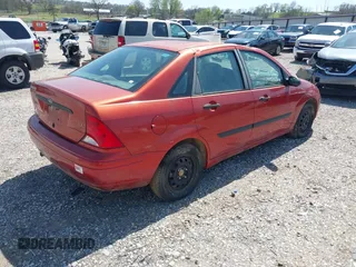 2000 Ford Focus LX with VIN 1FAFP33P8YW187843, listed as a IAAI auction lot 41947575 with Not Provided miles and . Bid and sale history available at carsss.com. Image 4.