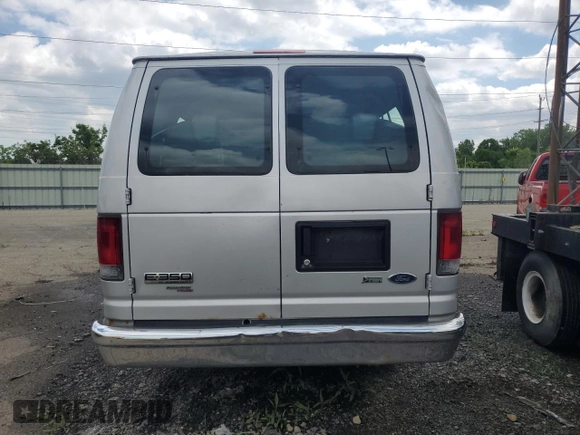 2009 Ford Econoline Passenger XL with VIN 1FBSS31L29DA36439, listed as a Copart auction lot 44384085 with 203,939 mi miles and Salvage title. Bid and sale history available at DreamBid. Image 6.