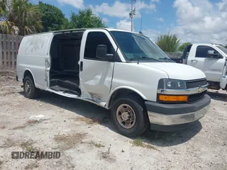 2018 Chevrolet Express Cargo z VIN 1GCZGHFG8J1252578, wystawiony jako IAAI lot #42187952 z przebiegiem 129 937 mil mil oraz . Historia ofert i sprzedaży dostępna na DreamBid. Obrazek 1.