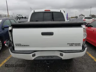 2009 Toyota Tacoma PreRunner with VIN 3TMJU62NX9M078106, listed as a IAAI auction lot 41768489 with 83,360 mi miles. Bid and sale history available at carsss.com. Image 17.