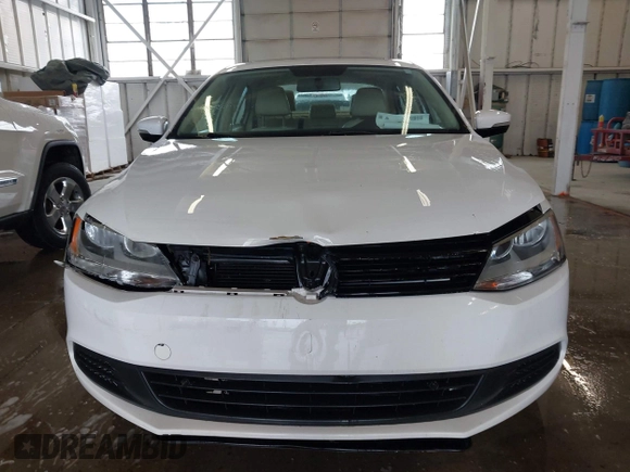 2011 Volkswagen Jetta Sedan SE with VIN 3VWDX7AJ8BM330849, listed as a IAAI auction lot 41972807 with 134,655 mi miles. Bid and sale history available at carsss.com. Image 12.