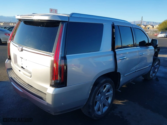 2019 Cadillac Escalade Luxury with VIN 1GYS4BKJ7KR273167, listed as a IAAI auction lot 41206905 with 81,216 mi miles. Bid and sale history available at carsss.com. Image 4.