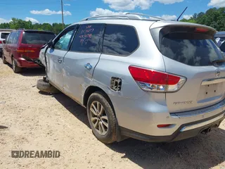 2015 Nissan Pathfinder SL z VIN 5N1AR2MM6FC668911, wystawiony jako IAAI lot #42344670 z przebiegiem 70 204 mil mil oraz . Historia ofert i sprzedaży dostępna na DreamBid. Obrazek 3.