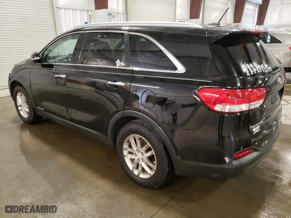 2017 Kia Sorento LX V6 with VIN 5XYPGDA58HG196318, listed as a Copart auction lot 50960985 with 227,635 mi miles and Salvage Title. Bid and sale history available at carsss.com. Image 2.