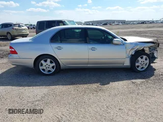 2005 Lexus LS 430 with VIN JTHBN36F955001986, listed as a IAAI auction lot 34319638 with 102,516 mi miles. Bid and sale history available at carsss.com. Image 13.