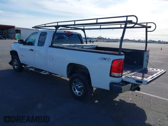 2011 GMC Sierra 2500HD Work Truck z VIN 1GT22ZCGXBZ155590, wystawiony jako IAAI lot #41712199 z przebiegiem 338 205 mil mil oraz . Historia ofert i sprzedaży dostępna na DreamBid. Obrazek 3.