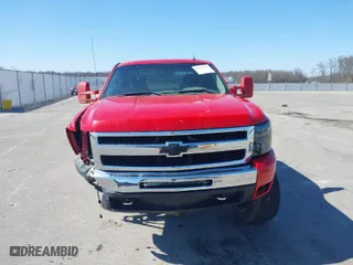 2011 Chevrolet Silverado 1500 LT with VIN 3GCPKSE31BG403653, listed as a IAAI auction lot 41764157 with 207,967 mi miles. Bid and sale history available at carsss.com. Image 13.