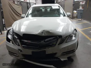 2012 Mercedes-Benz E-Class E 350 Luxury with VIN WDDHF5KB9CA548550, listed as a IAAI auction lot 41626757 with 125,402 mi miles. Bid and sale history available at carsss.com. Image 12.