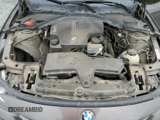 2013 BMW 3 Series 328i z VIN WBA3C1C54DF440529, wystawiony jako Copart lot #48949335 z przebiegiem 83 765 mil mil oraz Szkody całkowita. Historia ofert i sprzedaży dostępna na DreamBid. Obrazek 11.