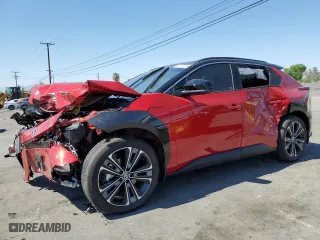2024 Toyota bZ4X XLE with VIN JTMAAAAA4RA031709, listed as a Copart auction lot 61727294 with 1,821 mi miles and Salvage Title. Bid and sale history available at carsss.com. Image 1.