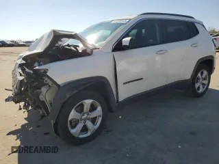 2018 Jeep Compass Altitude with VIN 3C4NJDBB2JT333149, listed as a Copart auction lot 47220945 with 179,451 mi miles and Salvage Title. Bid and sale history available at carsss.com. Image 1.