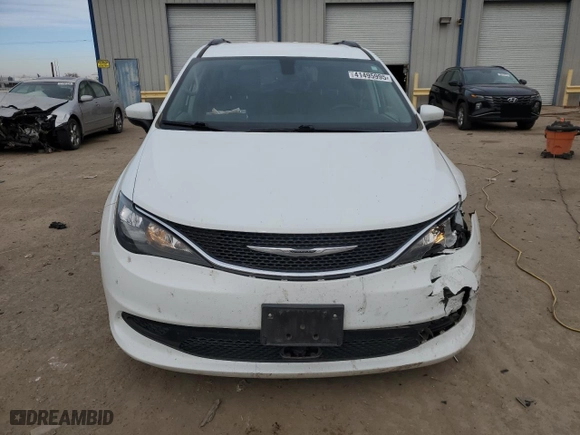2021 Chrysler Voyager LXI with VIN 2C4RC1DG8MR533754, listed as a Copart auction lot 41495995 with 151,707 mi miles and Salvage Title. Bid and sale history available at carsss.com. Image 5.