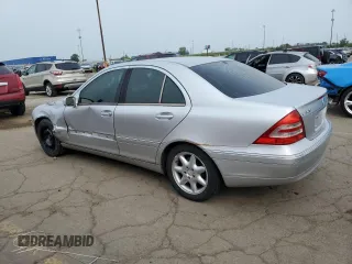 2001 Mercedes-Benz C 320 с VIN WDBRF64J21F119161, выставлен на аукционе Copart как лот 60994625 с пробегом 117 744 миль миль и Чистый • Clean title. История ставок и продаж доступна на DreamBid. Изображение 2.