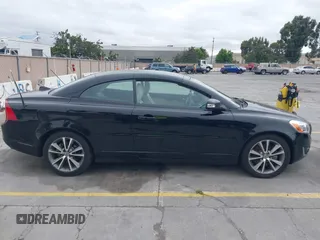 2013 Volvo C70 T5 with VIN YV1672MC3DJ142956, listed as a IAAI auction lot 42819801 with 80,913 mi miles and . Bid and sale history available at DreamBid. Image 13.