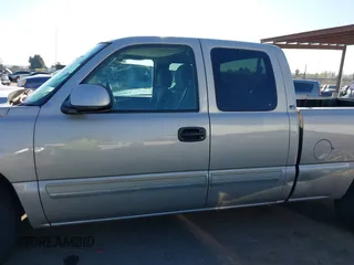 2006 Chevrolet Silverado 1500 Work Truck with VIN 1GCEC19X86Z240775, listed as a IAAI auction lot 41878620 with 198,686 mi miles. Bid and sale history available at carsss.com. Image 14.
