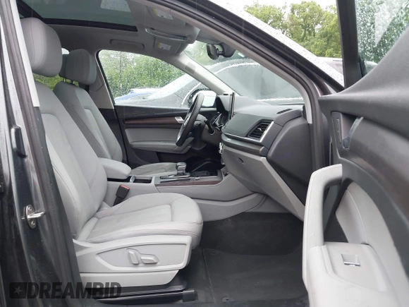 2022 Audi Q5 S line Premium Plus z VIN WA1EAAFY2N2058624, wystawiony jako IAAI lot #42408896 z przebiegiem 83 252 mil mil oraz . Historia ofert i sprzedaży dostępna na DreamBid. Obrazek 5.