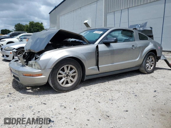 2008 Ford Mustang Deluxe with VIN 1ZVHT80N785206285, listed as a Copart auction lot 64834904 with 129,144 mi miles and Salvage Title. Bid and sale history available at carsss.com. Image 1.