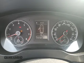 2014 Volkswagen Jetta GLI Autobahn with VIN 3VW5T7AJ3EM335493, listed as a Copart auction lot 58985565 with 178,150 mi miles and Salvage title. Bid and sale history available at DreamBid. Image 9.