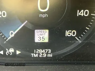 2018 Volvo XC90 Momentum with VIN YV4102PK1J1361818, listed as a Copart auction lot 54791625 with 128,474 mi miles and Clean Title. Bid and sale history available at carsss.com. Image 8.