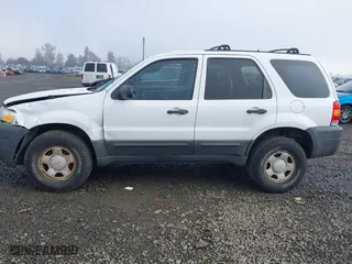 2007 Ford Escape XLS with VIN 1FMYU02Z17KB52415, listed as a IAAI auction lot 40797438 with 231,595 mi miles. Bid and sale history available at carsss.com. Image 13.