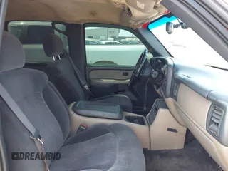 2002 Chevrolet Avalanche with VIN 3GNEC13T62G311995, listed as a IAAI auction lot 42739395 with 260,105 mi miles and . Bid and sale history available at DreamBid. Image 5.