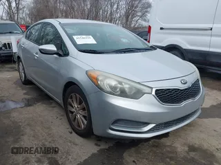 2015 Kia Forte LX with VIN KNAFX4A65F5256000, listed as a IAAI auction lot 41546225 with 135,106 mi miles. Bid and sale history available at carsss.com. Image 1.