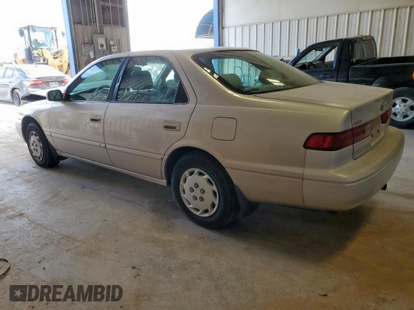 1999 Toyota Camry LE z VIN 4T1BG22K3XU392937, wystawiony jako Copart lot #57371225 z przebiegiem 187 793 mil mil oraz Szkoda całkowita • Salvage title. Historia ofert i sprzedaży dostępna na DreamBid. Obrazek 2.