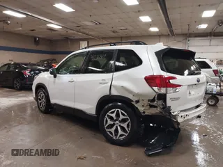 2019 Subaru Forester Premium with VIN JF2SKAGC3KH423315, listed as a IAAI auction lot 41216364 with 105,019 mi miles. Bid and sale history available at carsss.com. Image 3.