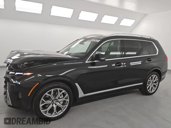 2025 BMW X7 xDrive40i z VIN 5UX23EM09S9X05528, wystawiony jako Copart lot #53862305 z przebiegiem 28 698 mil mil oraz Tytuł czysty. Historia ofert i sprzedaży dostępna na DreamBid. Obrazek 1.