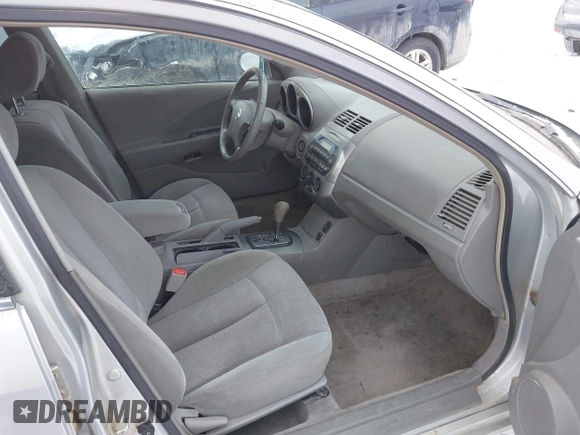 2003 Nissan Altima S with VIN 1N4AL11D33C347947, listed as a IAAI auction lot 41581036 with 231,319 mi miles. Bid and sale history available at carsss.com. Image 5.