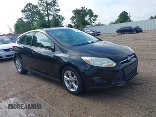 2014 Ford Focus SE z VIN 1FADP3K26EL265482, wystawiony jako IAAI lot #42360650 z przebiegiem 129 079 mil mil oraz . Historia ofert i sprzedaży dostępna na DreamBid. Obrazek 1.