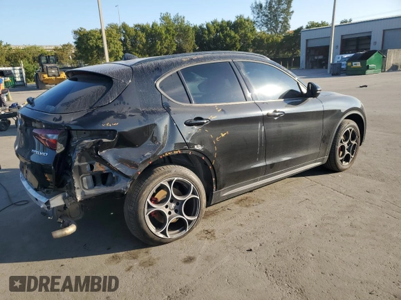 2022 Alfa Romeo Stelvio Sprint z VIN ZASPAKAN7N7D41824, wystawiony jako Copart lot #43214015 z przebiegiem 62 232 mil mil oraz Szkody całkowita. Historia ofert i sprzedaży dostępna na DreamBid. Obrazek 3.