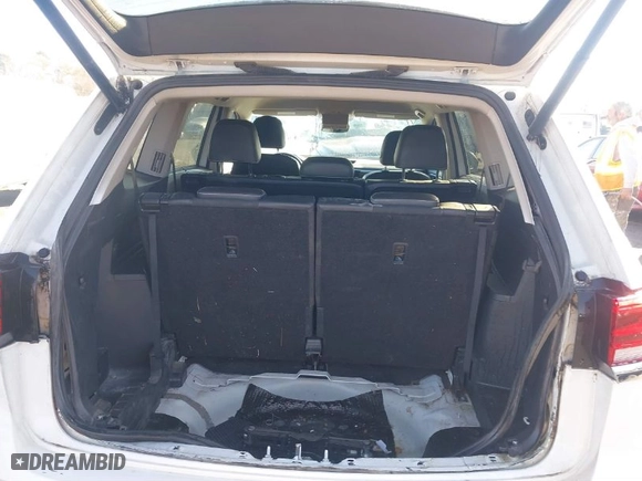 2021 Volkswagen Atlas 3.6L V6 SE w/Technology with VIN 1V2WR2CA4MC514968, listed as a IAAI auction lot 41414547 with 133,946 mi miles. Bid and sale history available at carsss.com. Image 8.
