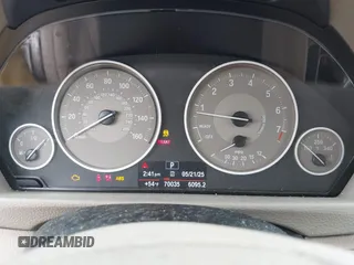 2012 BMW 3 Series 328i с VIN WBA3A5C57CF341151, выставлен на аукционе IAAI как лот 42259279 с пробегом 70 035 миль миль и . История ставок и продаж доступна на DreamBid. Изображение 7.