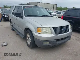 2004 Ford Expedition Special Service with VIN 1FMRU15W74LB37497, listed as a IAAI auction lot 41767762 with 271,767 mi miles. Bid and sale history available at carsss.com. Image 1.