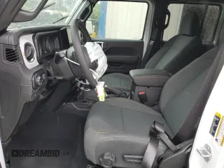 2025 Jeep Wrangler Sahara z VIN 1C4PJXEN2SW560255, wystawiony jako Copart lot #58759415 z przebiegiem 1 612 mil mil oraz Czysty tytuł • Clean title. Historia ofert i sprzedaży dostępna na DreamBid. Obrazek 7.