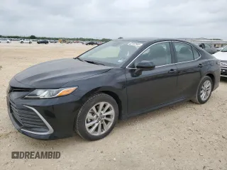 2024 Toyota Camry LE z VIN 4T1C11AK5RU881604, wystawiony jako Copart lot #53192955 z przebiegiem 17 902 mil mil oraz Czysty tytuł • Clean title. Historia ofert i sprzedaży dostępna na DreamBid. Obrazek 1.
