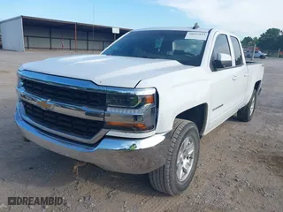 2018 Chevrolet Silverado 1500 LT with VIN 1GCVKREHXJZ314495, listed as a IAAI auction lot 40043813 with 158,597 mi miles. Bid and sale history available at carsss.com. Image 2.