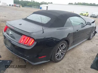 2017 Ford Mustang EcoBoost Premium z VIN 1FATP8UH3H5295820, wystawiony jako IAAI lot #42346977 z przebiegiem 176 665 mil mil oraz . Historia ofert i sprzedaży dostępna na DreamBid. Obrazek 4.
