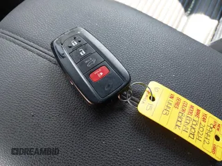 2024 Toyota RAV4 Hybrid XSE z VIN JTME6RFV5RD554443, wystawiony jako IAAI lot #42531459 z przebiegiem Nie podano mil oraz . Historia ofert i sprzedaży dostępna na DreamBid. Obrazek 11.