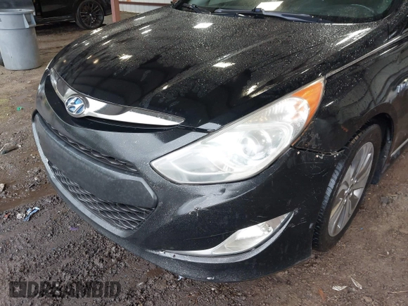 2015 Hyundai Sonata Hybrid Limited with VIN KMHEC4A40FA121325, listed as a IAAI auction lot 41976708 with 187,387 mi miles. Bid and sale history available at carsss.com. Image 6.