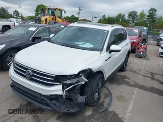 2023 Volkswagen Tiguan SE with VIN 3VVMB7AX0PM036876, listed as a IAAI auction lot 42023415 with 42,003 mi miles and . Bid and sale history available at DreamBid. Image 17.