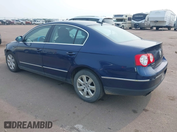 2006 Volkswagen Passat Value Edition z VIN WVWAK73C86P082430, wystawiony jako IAAI lot #39916234 z przebiegiem 169 431 mil mil oraz . Historia ofert i sprzedaży dostępna na DreamBid. Obrazek 3.