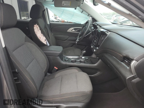2020 Chevrolet Traverse LS z VIN 1GNERFKW2LJ186730, wystawiony jako Copart lot #43090675 z przebiegiem Nie podano mil oraz Szkoda całkowita • Salvage title. Historia ofert i sprzedaży dostępna na DreamBid. Obrazek 7.