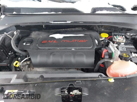 2019 Jeep Compass Latitude with VIN 3C4NJDBBXKT840382, listed as a IAAI auction lot 41592991 with Not provided miles and . Bid and sale history available at DreamBid. Image 10.