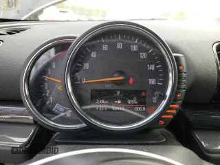 2017 MINI Clubman Cooper S with VIN WMWLU5C57H2E82584, listed as a Copart auction lot 48861365 with 90,418 mi miles and Salvage Title. Bid and sale history available at DreamBid. Image 9.