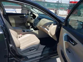 2016 Nissan Altima SR with VIN 1N4AL3AP0GC176277, listed as a IAAI auction lot 42022062 with 162,046 mi miles and . Bid and sale history available at carsss.com. Image 5.