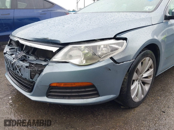 2012 Volkswagen CC Sport with VIN WVWMN7AN5CE541820, listed as a IAAI auction lot 41709393 with 98,459 mi miles. Bid and sale history available at carsss.com. Image 12.
