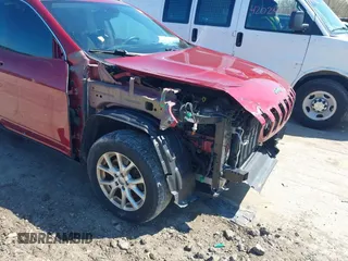 2016 Jeep Cherokee Latitude with VIN 1C4PJMCB6GW111885, listed as a IAAI auction lot 42030320 with 169,148 mi miles and . Bid and sale history available at carsss.com. Image 6.