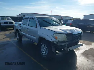 2006 Toyota Tacoma z VIN 3TMLU42N86M008757, wystawiony jako IAAI lot #40852476 z przebiegiem 181 718 mil mil oraz . Historia ofert i sprzedaży dostępna na DreamBid. Obrazek 1.